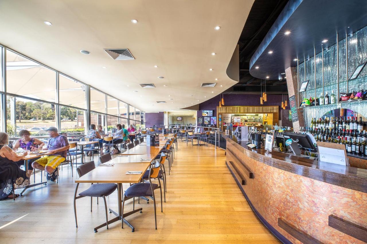 Nightcap At Sandown Park Hotel Noble Park Extérieur photo
