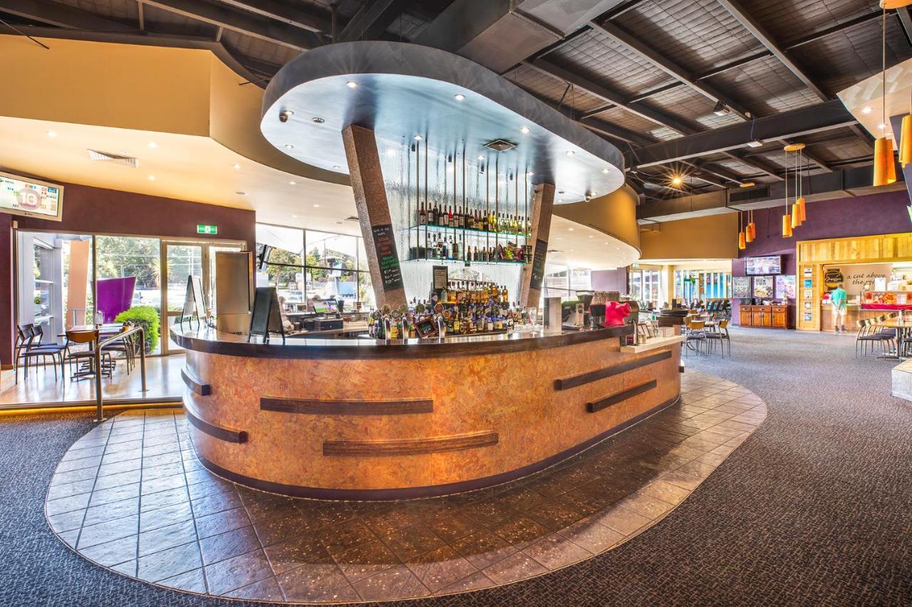 Nightcap At Sandown Park Hotel Noble Park Extérieur photo