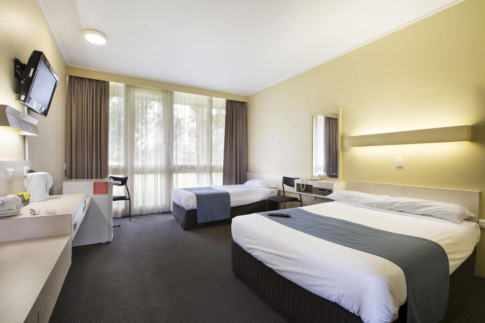 Nightcap At Sandown Park Hotel Noble Park Extérieur photo