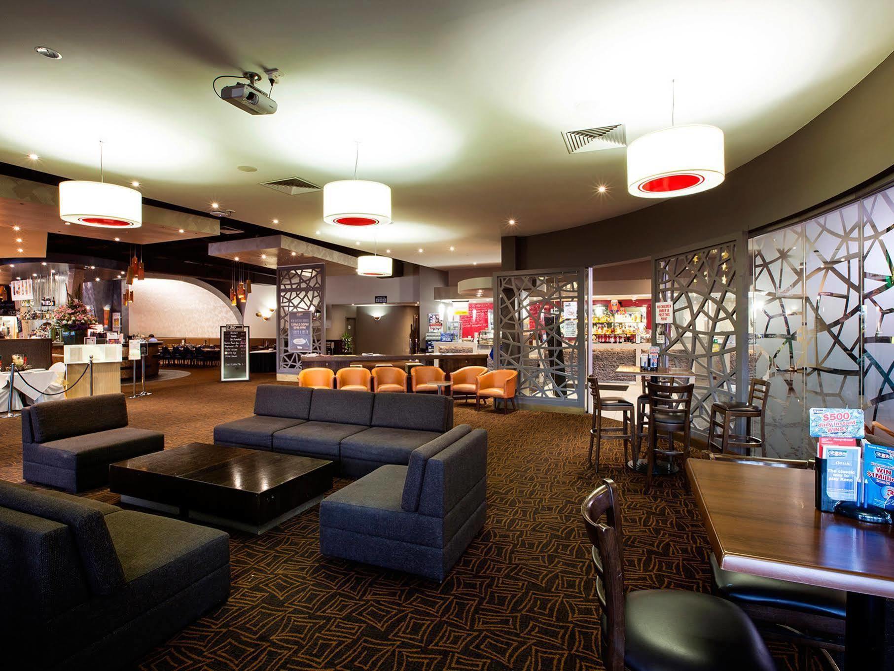 Nightcap At Sandown Park Hotel Noble Park Extérieur photo