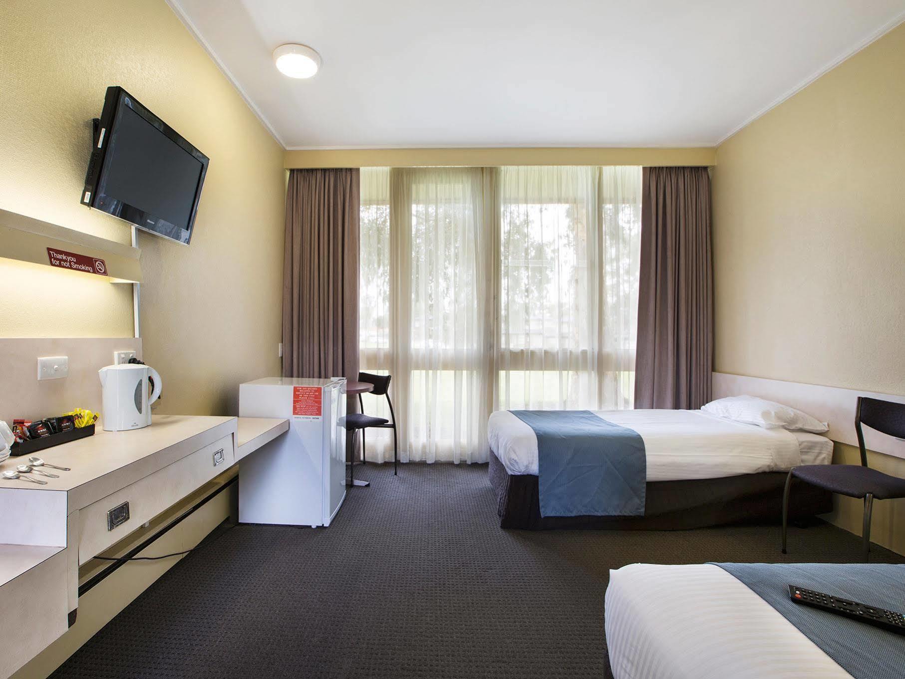 Nightcap At Sandown Park Hotel Noble Park Extérieur photo